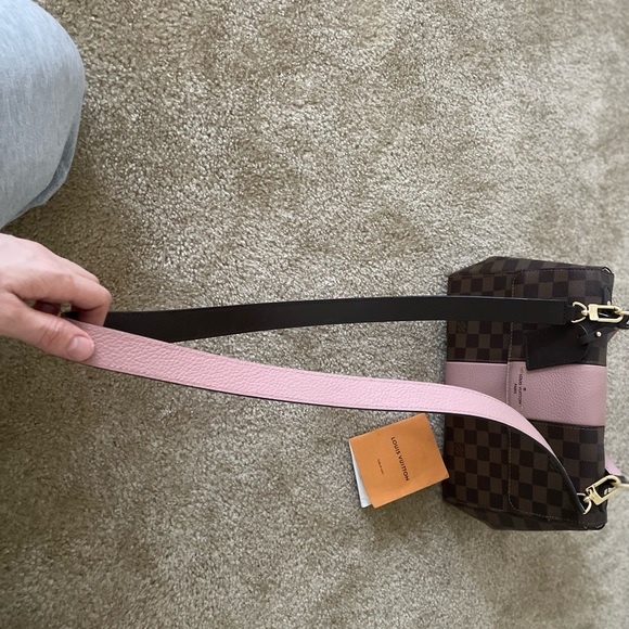 Pre-owned louis vuitton hand bag in a great condition barely used - Picture 5 of 8